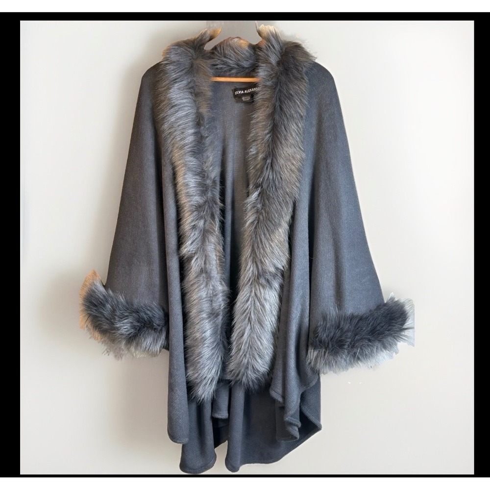 Silvia Alexander Women's gray Faux Fur Cozy Oversized Poncho Wrap Cape One Size